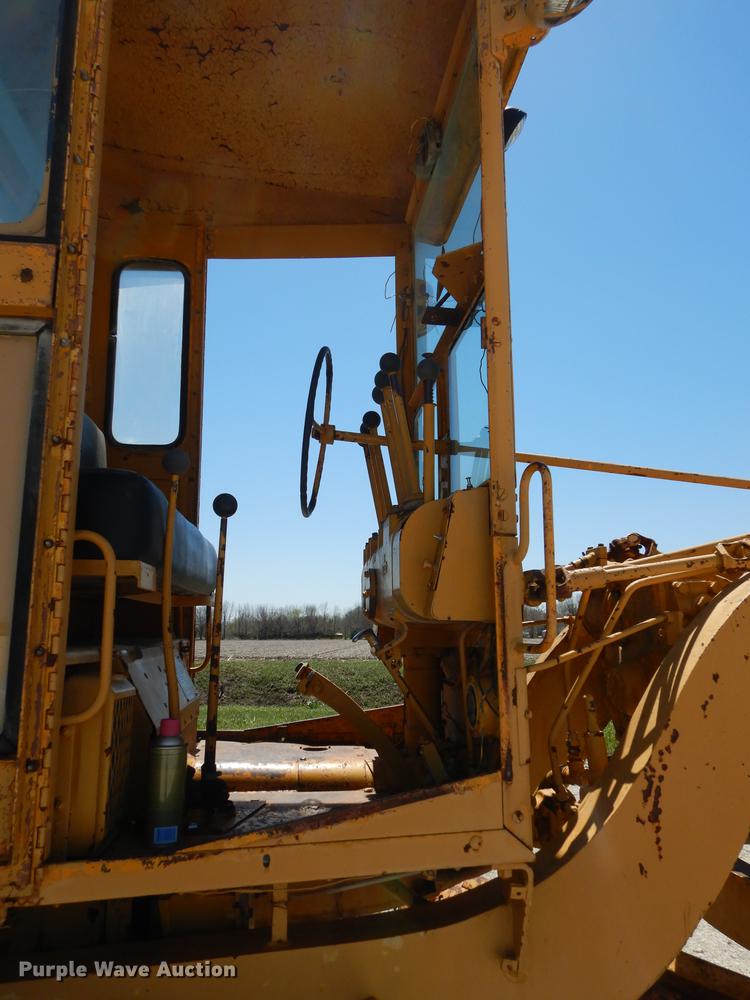 image for item DC0445 Adams 550 rigid frame motor grader