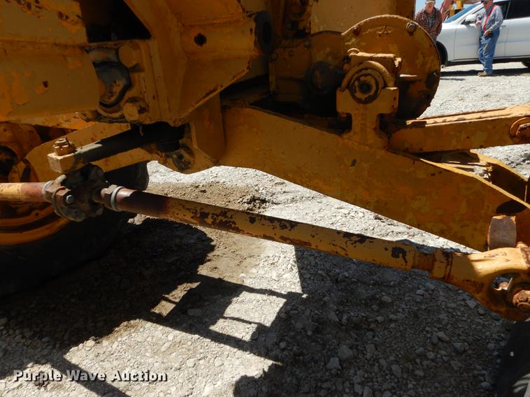 image for item DC0445 Adams 550 rigid frame motor grader