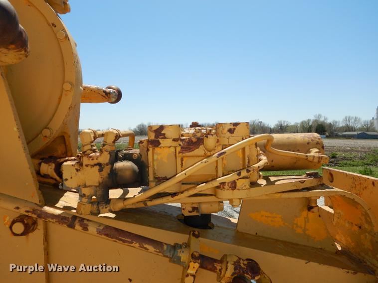 image for item DC0445 Adams 550 rigid frame motor grader