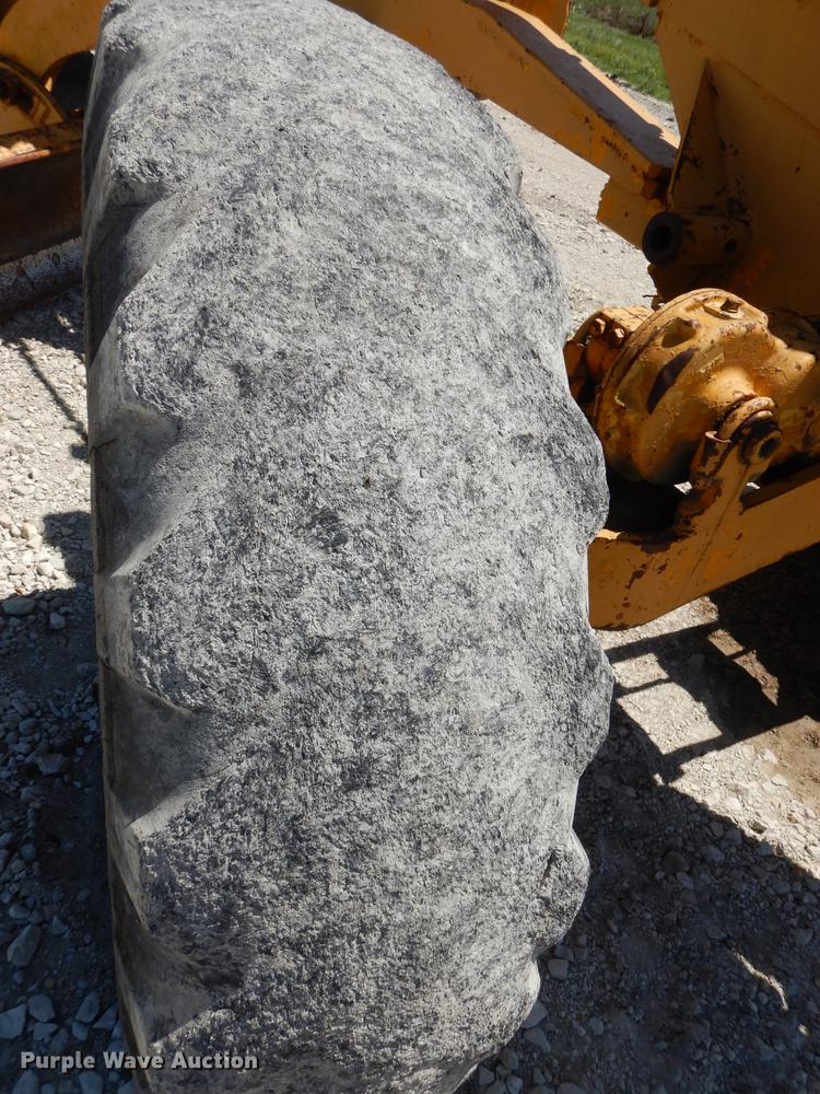 image for item DC0445 Adams 550 rigid frame motor grader