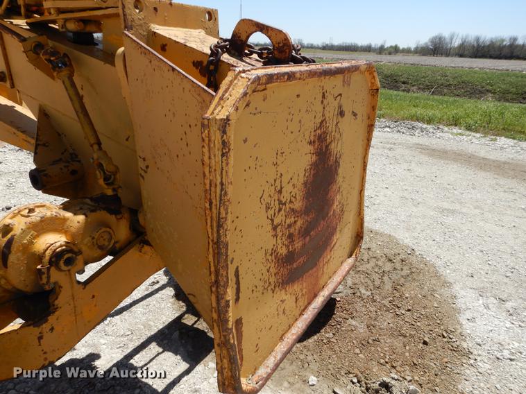image for item DC0445 Adams 550 rigid frame motor grader