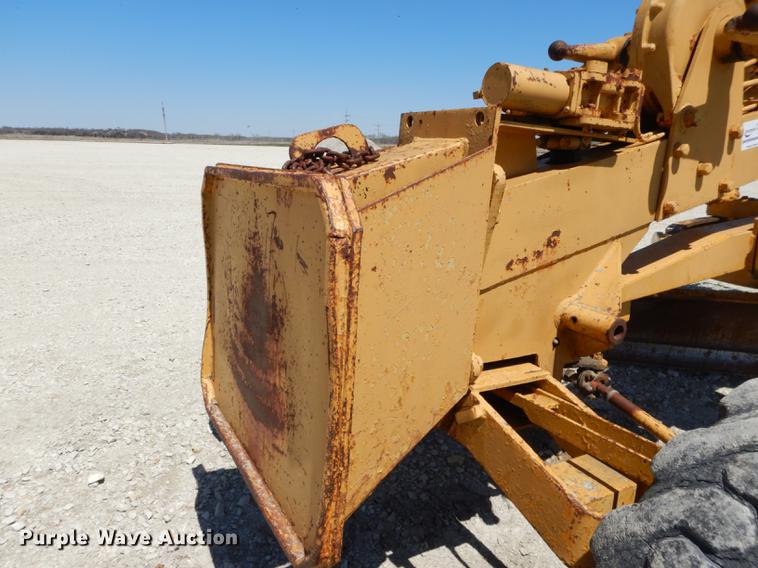 image for item DC0445 Adams 550 rigid frame motor grader