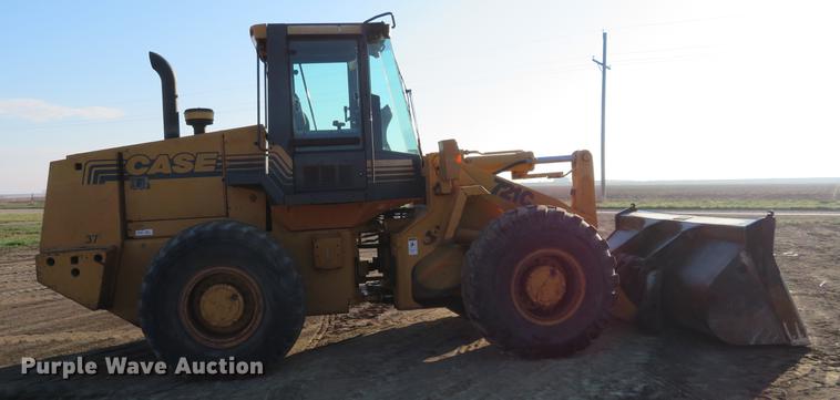 image for item DC0998 1999 Case 721C wheel loader