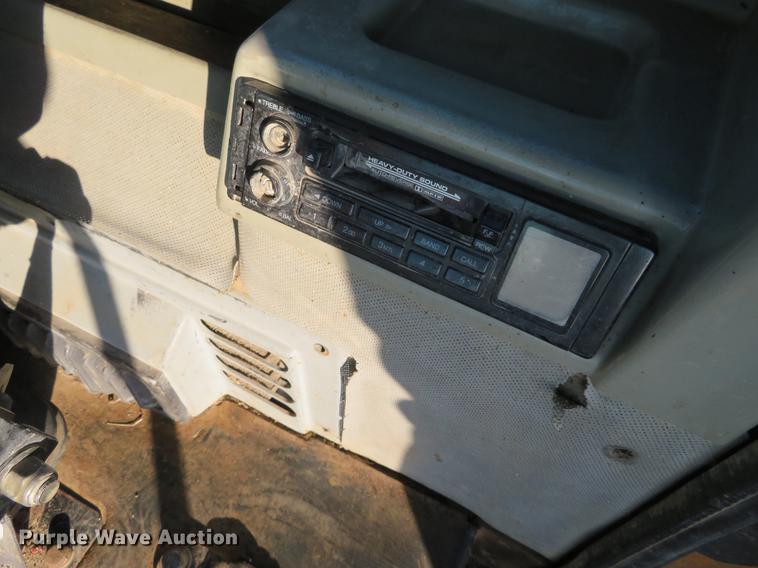 image for item DC0998 1999 Case 721C wheel loader