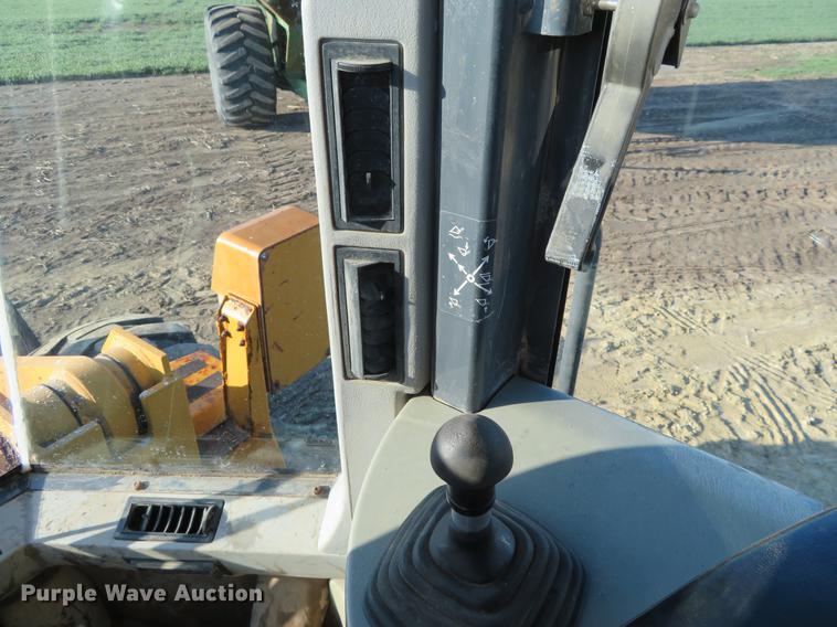 image for item DC0998 1999 Case 721C wheel loader