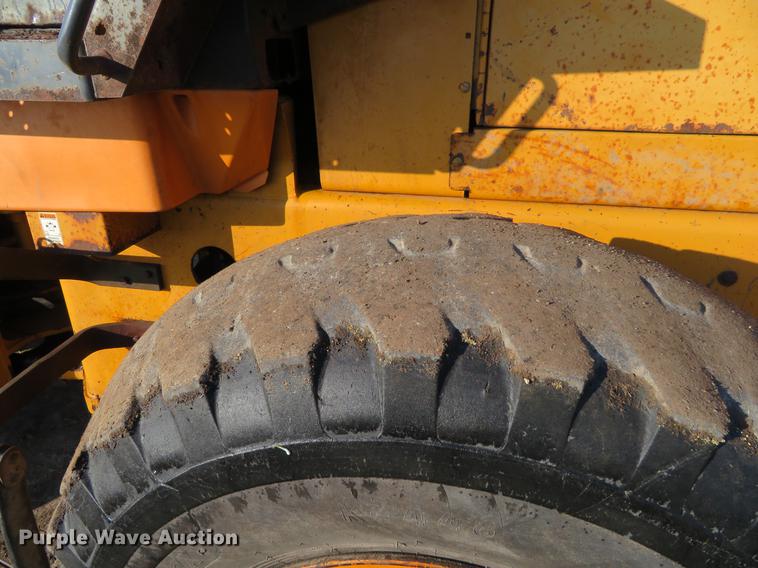 image for item DC0998 1999 Case 721C wheel loader