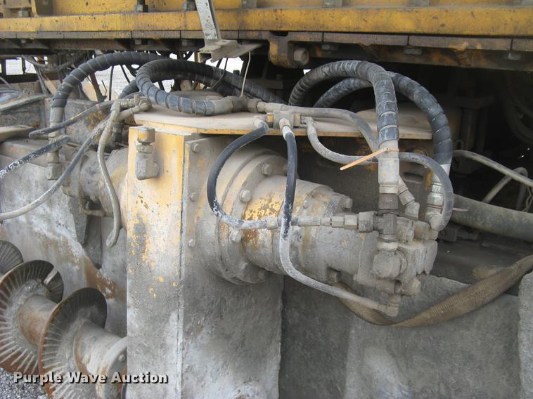 image for item DC2290 2002 CMI SF3002 paver