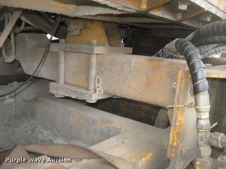 image for item DC2290 2002 CMI SF3002 paver