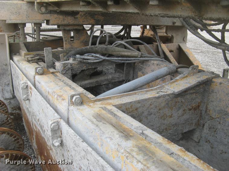 image for item DC2290 2002 CMI SF3002 paver