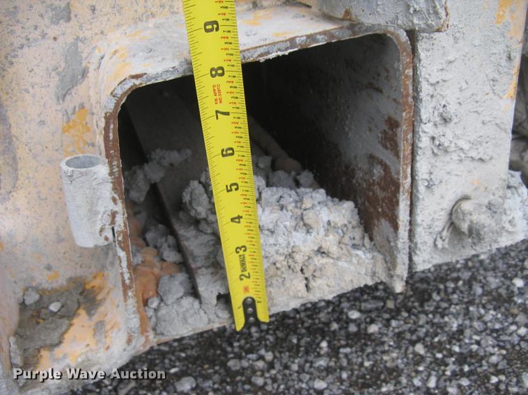 image for item DC2290 2002 CMI SF3002 paver