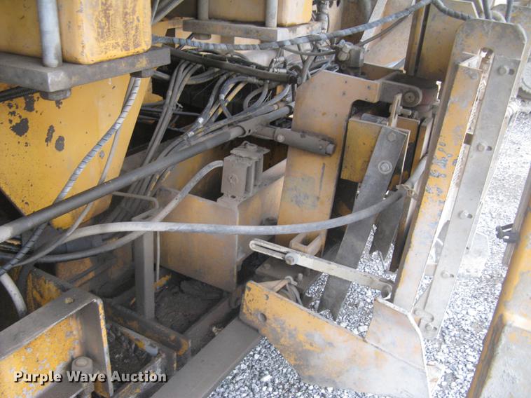 image for item DC2290 2002 CMI SF3002 paver