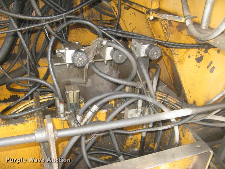 image for item DC2290 2002 CMI SF3002 paver