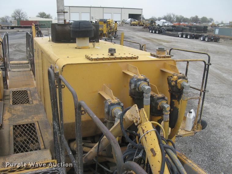 image for item DC2290 2002 CMI SF3002 paver