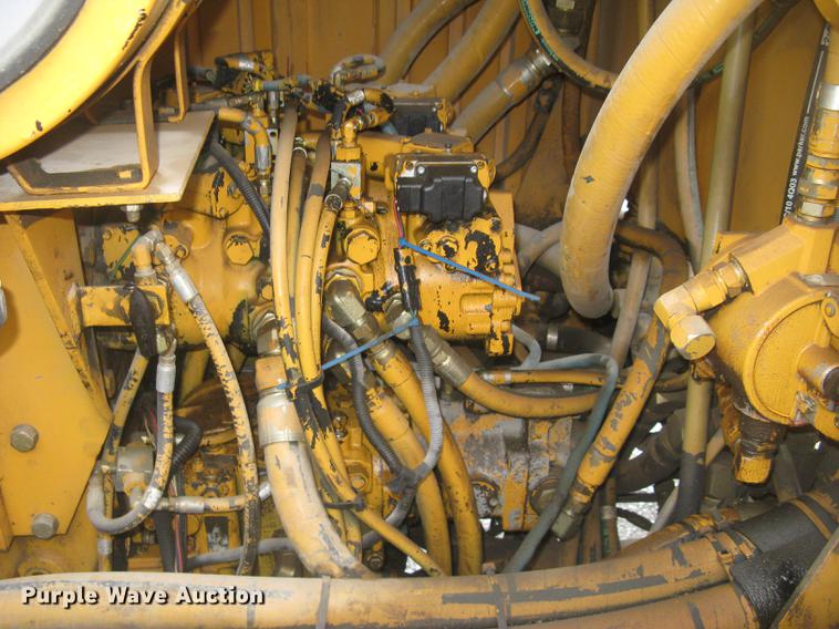 image for item DC2290 2002 CMI SF3002 paver