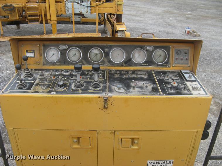 image for item DC2290 2002 CMI SF3002 paver