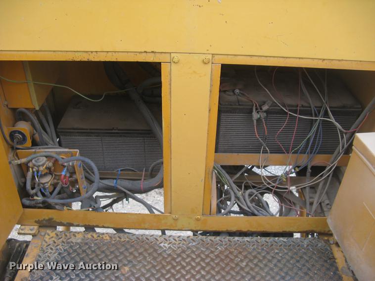 image for item DC2290 2002 CMI SF3002 paver