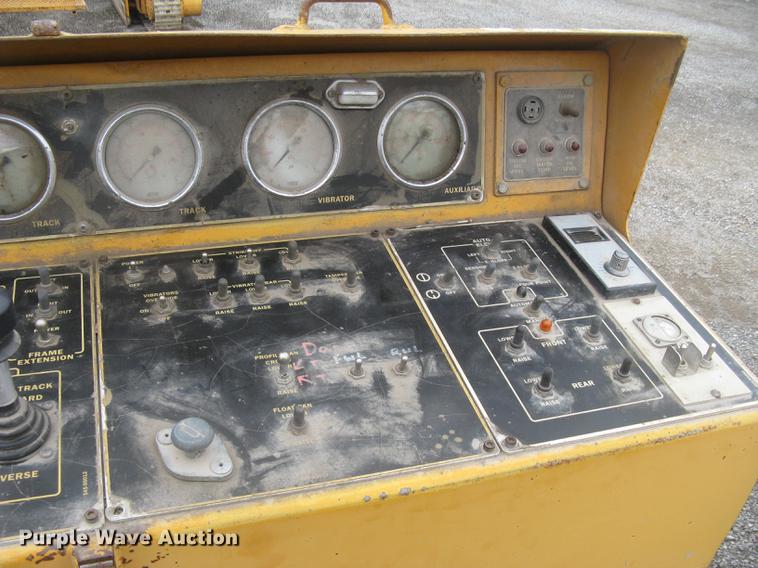 image for item DC2290 2002 CMI SF3002 paver