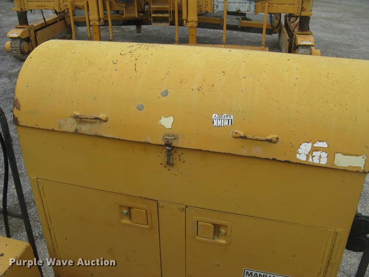 image for item DC2290 2002 CMI SF3002 paver