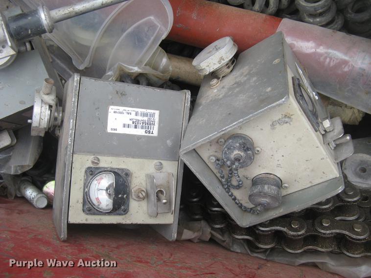 image for item DC2290 2002 CMI SF3002 paver