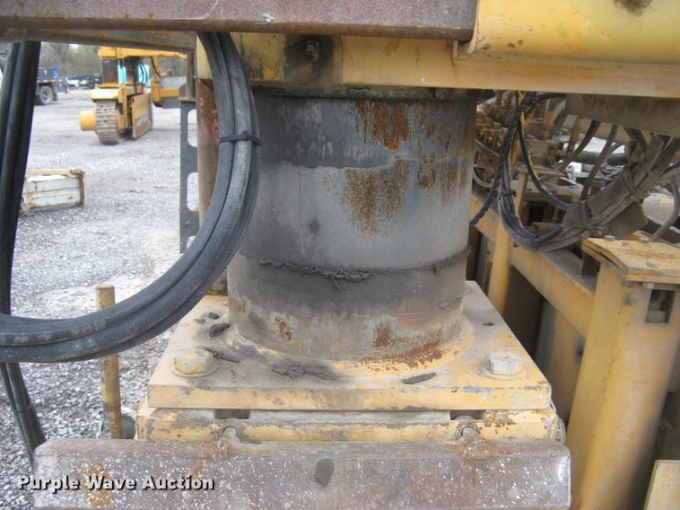 image for item DC2290 2002 CMI SF3002 paver