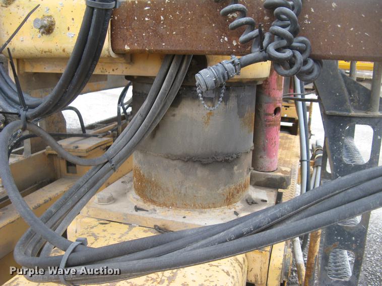 image for item DC2290 2002 CMI SF3002 paver