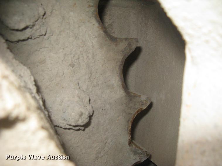 image for item DC2290 2002 CMI SF3002 paver