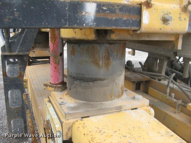 image for item DC2290 2002 CMI SF3002 paver