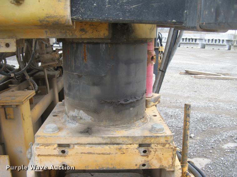 image for item DC2290 2002 CMI SF3002 paver