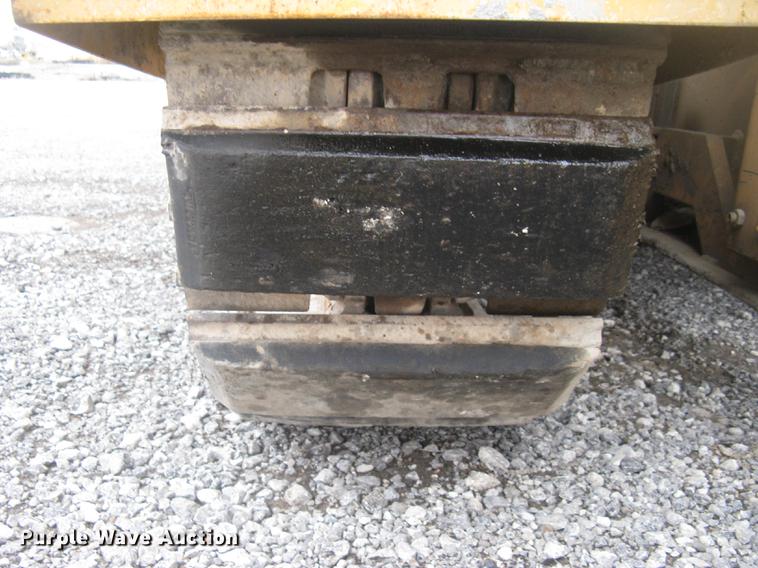 image for item DC2290 2002 CMI SF3002 paver