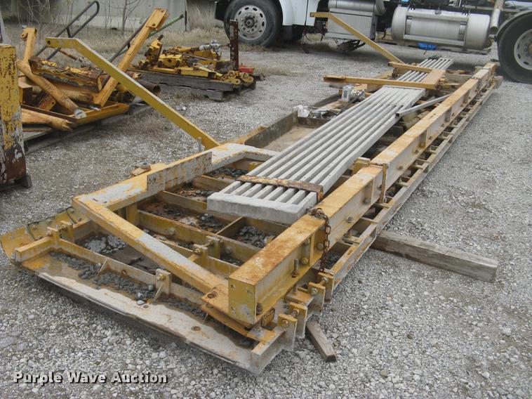 image for item DC2290 2002 CMI SF3002 paver