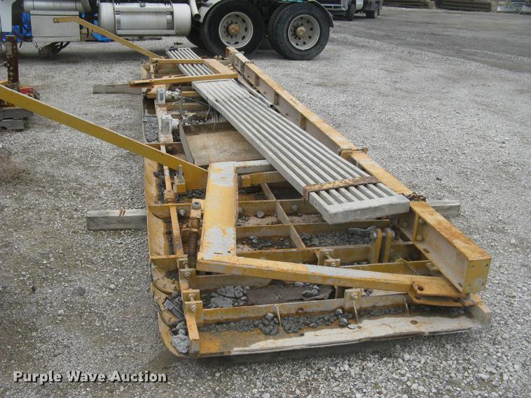 image for item DC2290 2002 CMI SF3002 paver