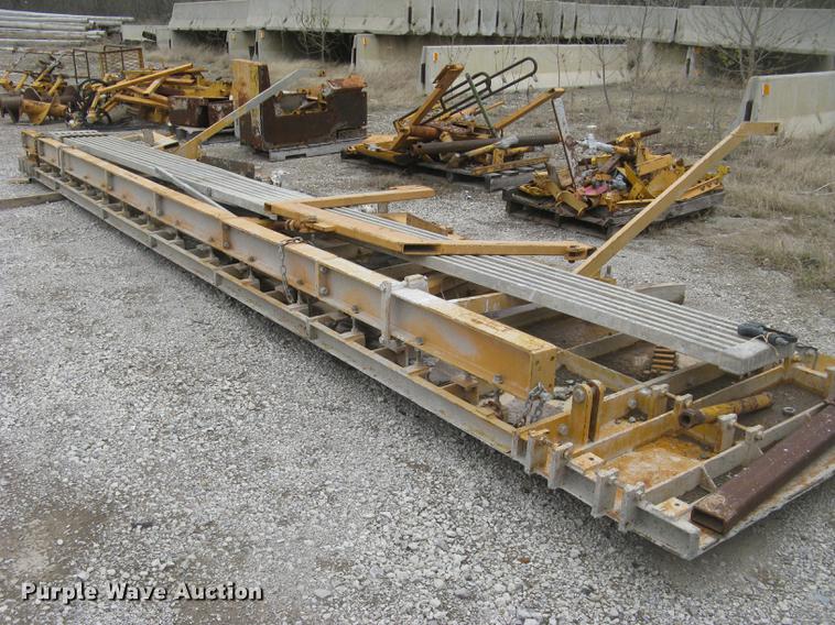 image for item DC2290 2002 CMI SF3002 paver