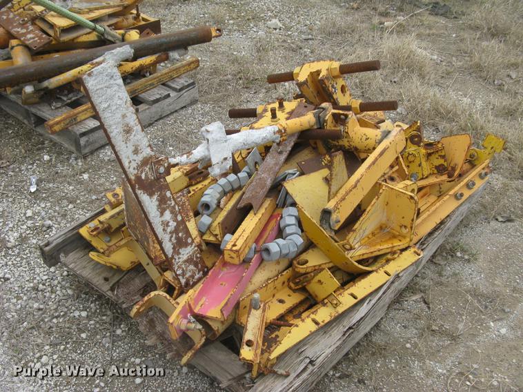 image for item DC2290 2002 CMI SF3002 paver