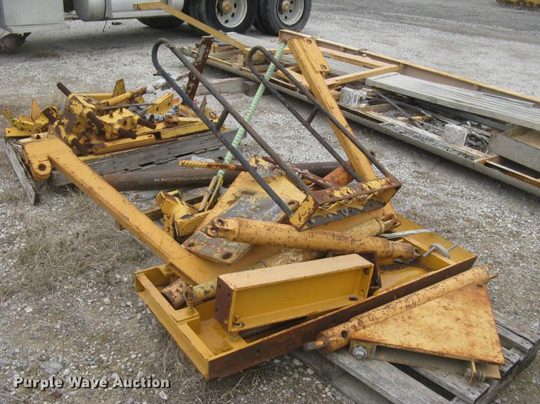 image for item DC2290 2002 CMI SF3002 paver