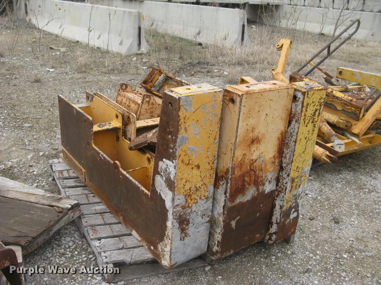 image for item DC2290 2002 CMI SF3002 paver