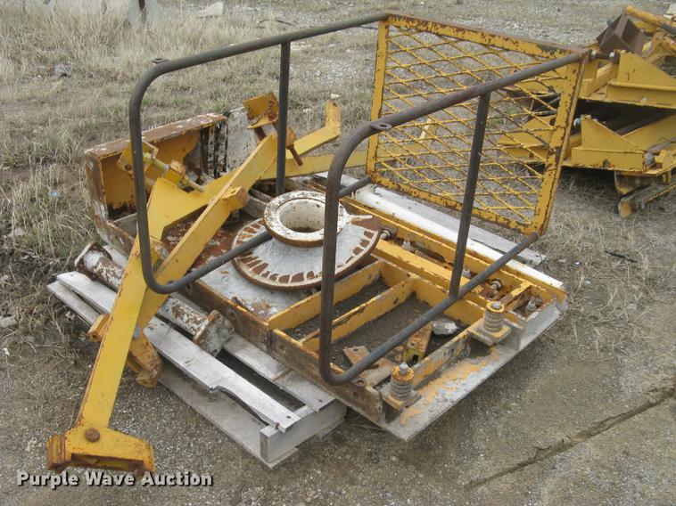 image for item DC2290 2002 CMI SF3002 paver