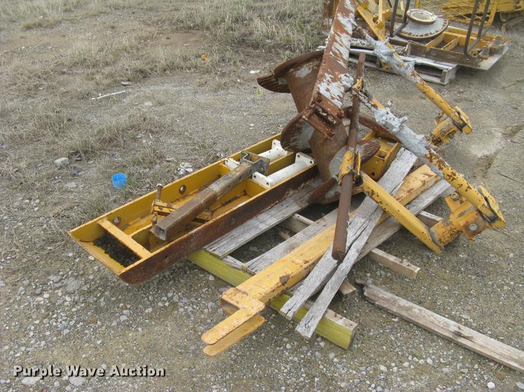 image for item DC2290 2002 CMI SF3002 paver