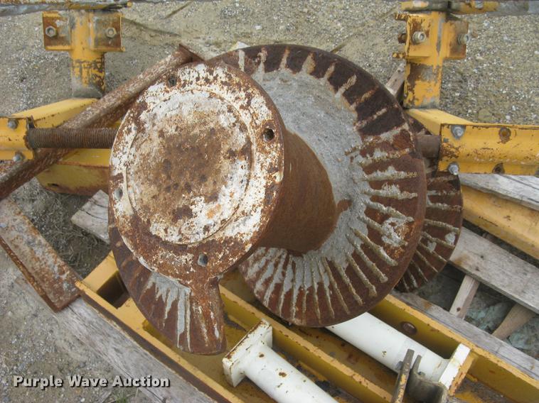 image for item DC2290 2002 CMI SF3002 paver