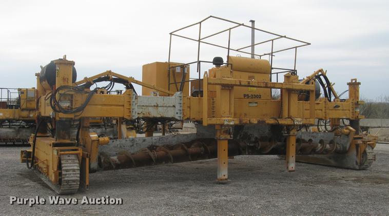 image for item DC2291 2003 CMI PS3302 placer spreader