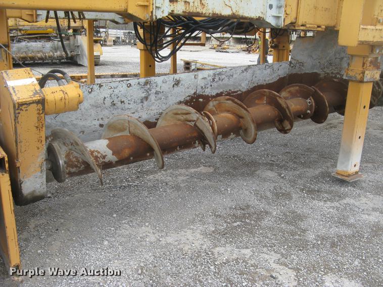 image for item DC2291 2003 CMI PS3302 placer spreader