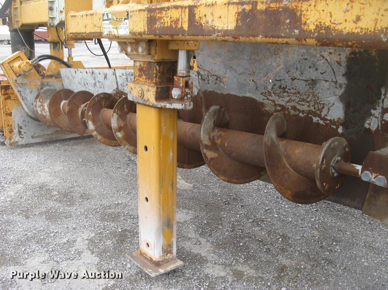 image for item DC2291 2003 CMI PS3302 placer spreader