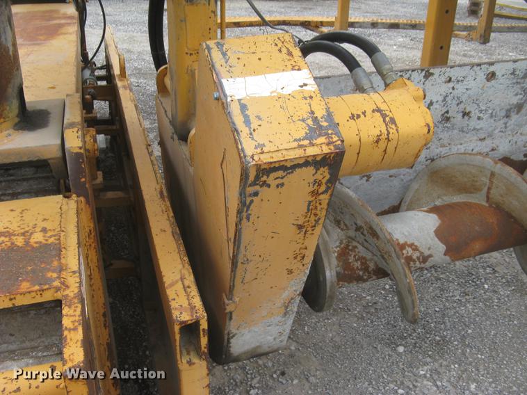 image for item DC2291 2003 CMI PS3302 placer spreader