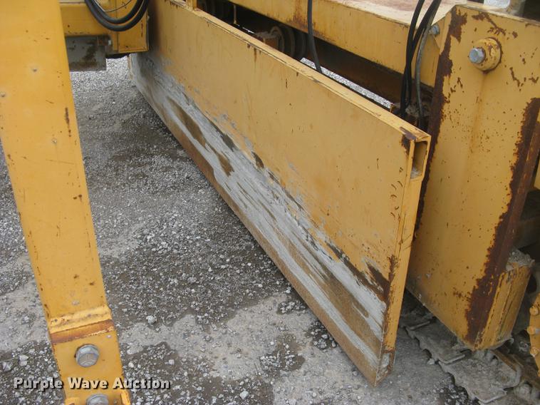 image for item DC2291 2003 CMI PS3302 placer spreader