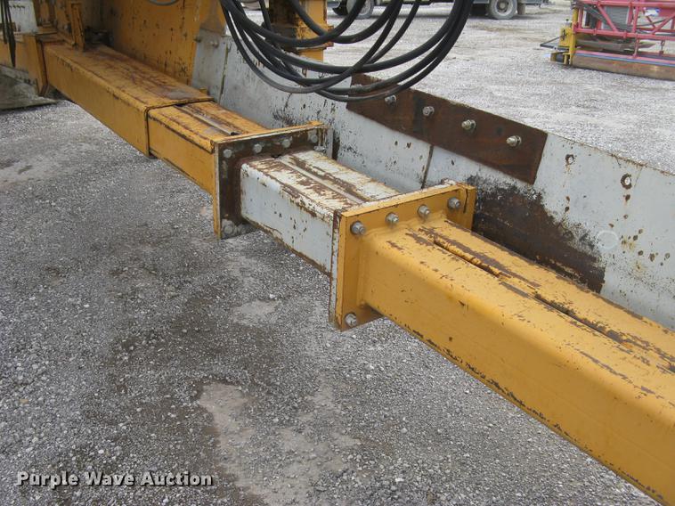 image for item DC2291 2003 CMI PS3302 placer spreader