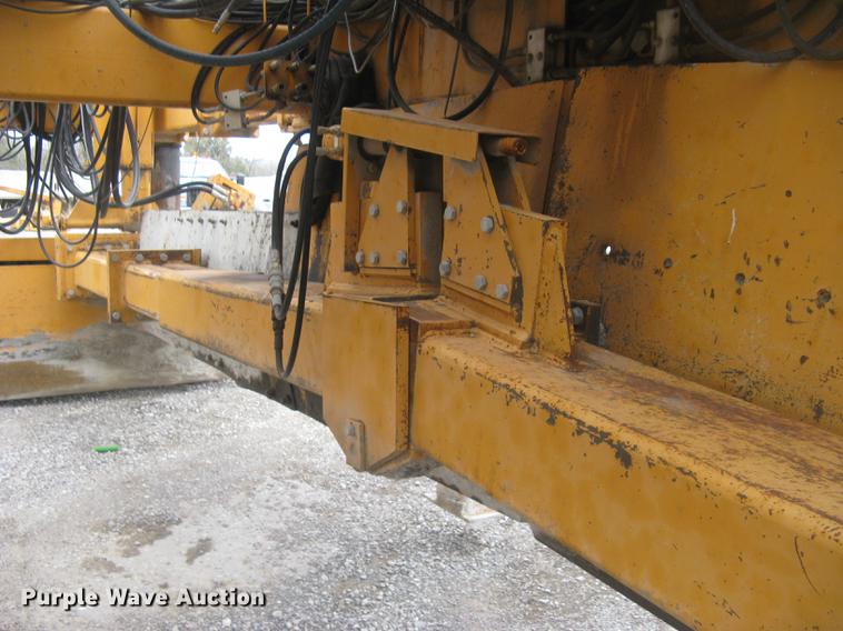 image for item DC2291 2003 CMI PS3302 placer spreader