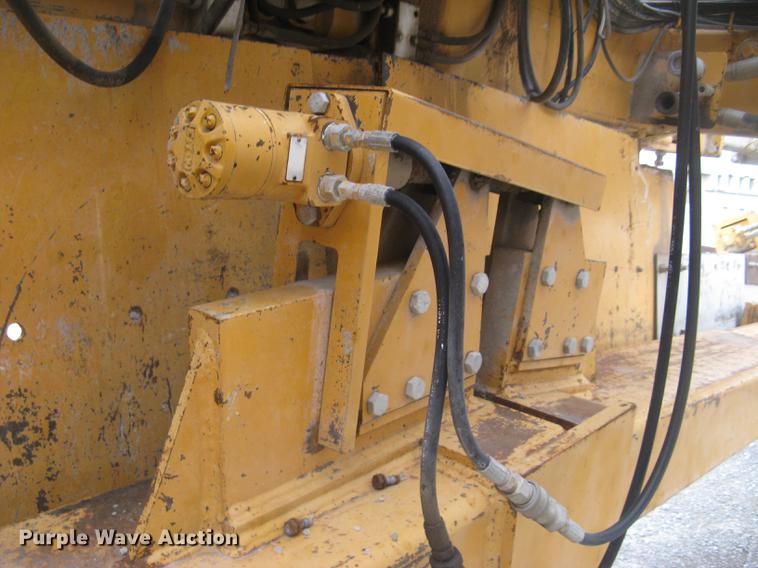 image for item DC2291 2003 CMI PS3302 placer spreader