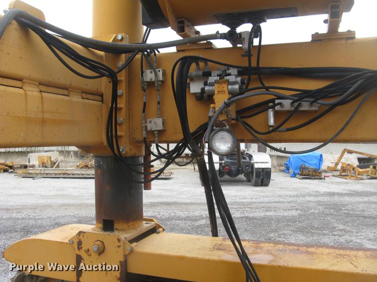 image for item DC2291 2003 CMI PS3302 placer spreader