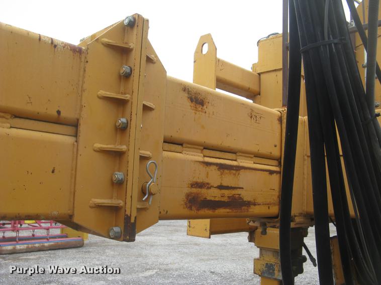 image for item DC2291 2003 CMI PS3302 placer spreader