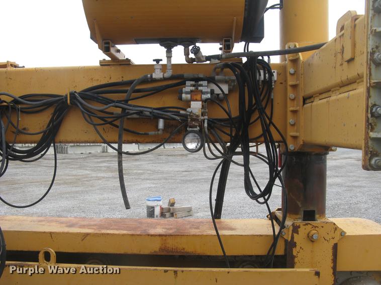 image for item DC2291 2003 CMI PS3302 placer spreader