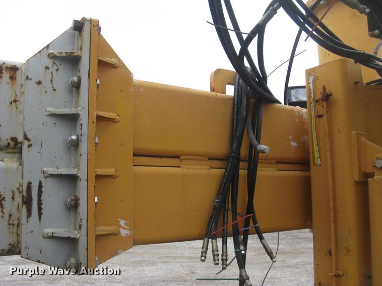 image for item DC2291 2003 CMI PS3302 placer spreader